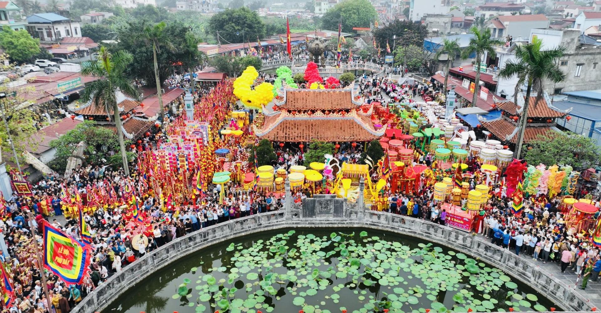 Du xuân Ninh Bình: Đánh thức tiềm năng vùng đất 3 dòng văn hóa