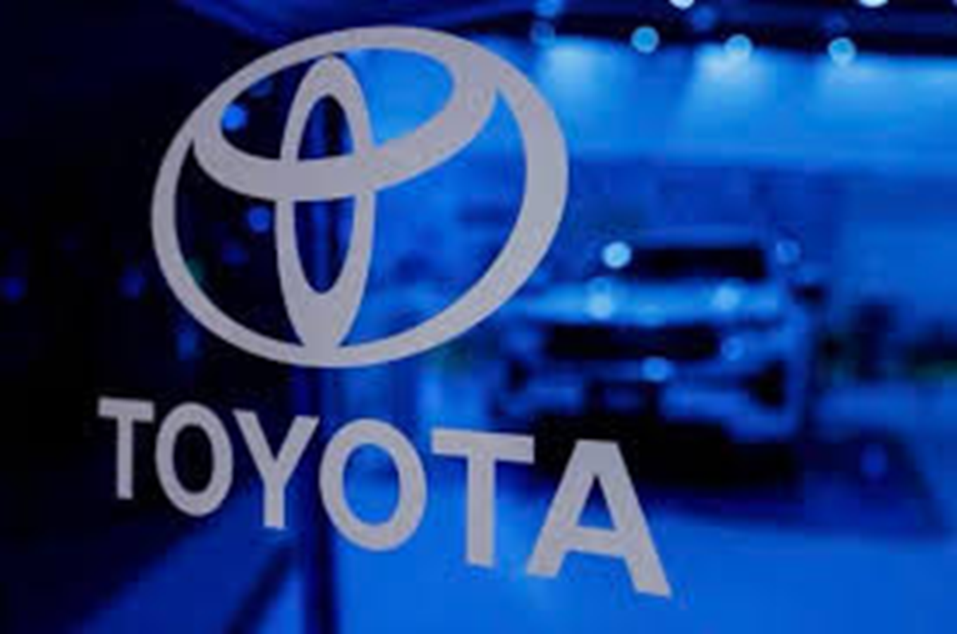 Toyota lập đỉnh doanh số toàn cầu năm 2025 trong khi Ford hụt hơi trước đối thủ Trung Quốc