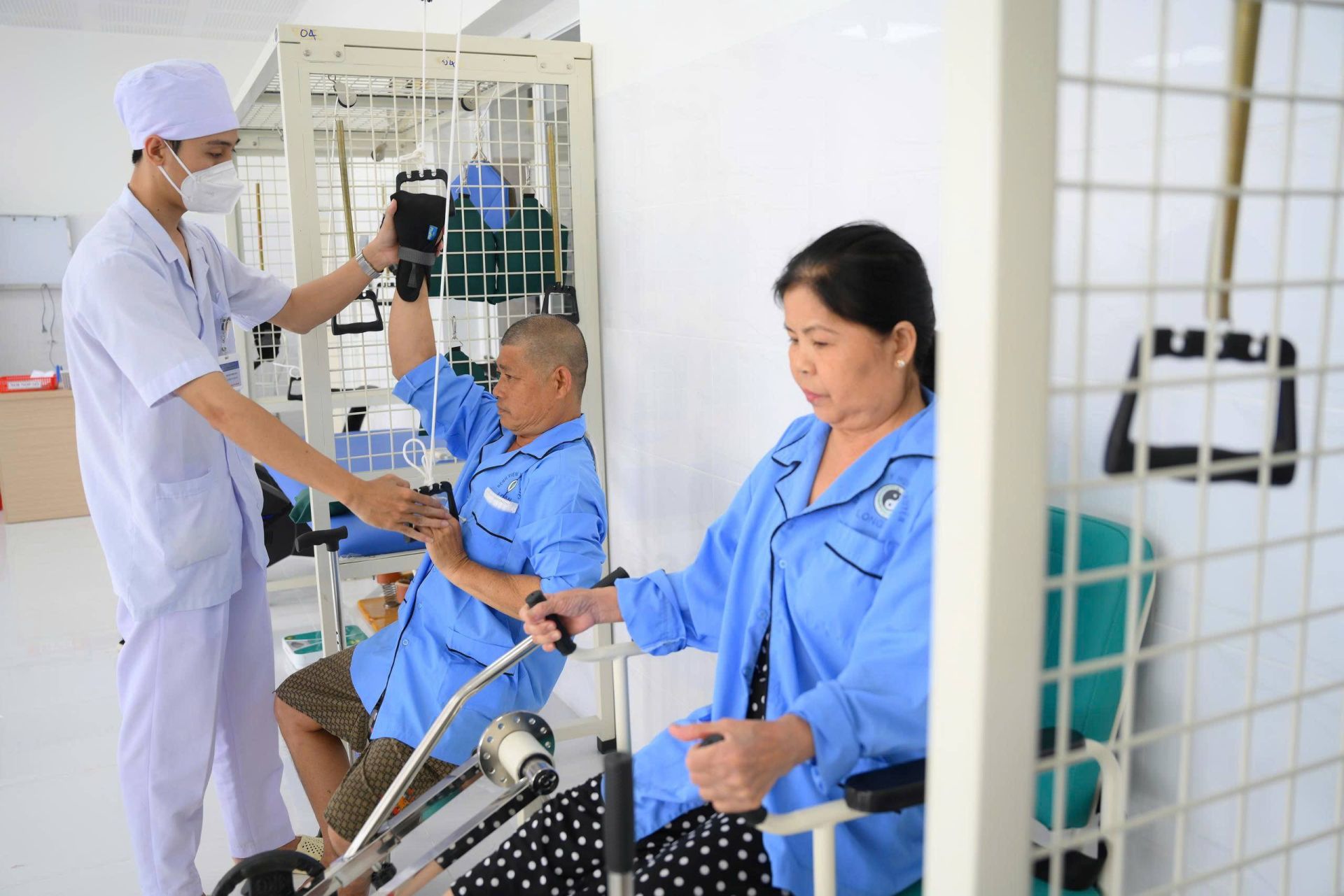 Ph&aacute;t triển hệ thống Phục hồi chức năng đồng bộ, hiện đại.