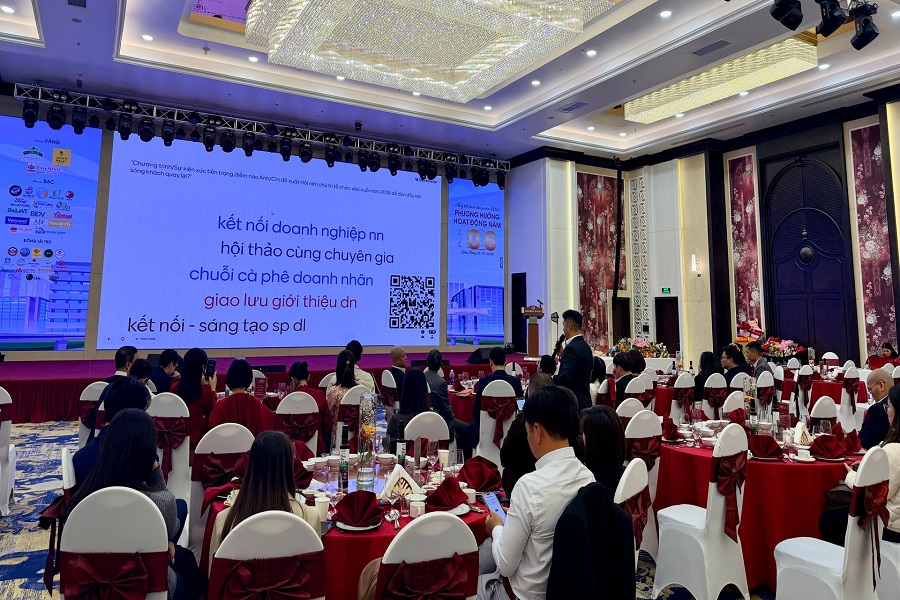 C&aacute;c doanh nghiệp L&acirc;m Đồng tọa đ&agrave;m b&agrave;n giải ph&aacute;p chủ động ứng ph&oacute; trong thời gian s&acirc;n bay Li&ecirc;n Khương tạm dừng