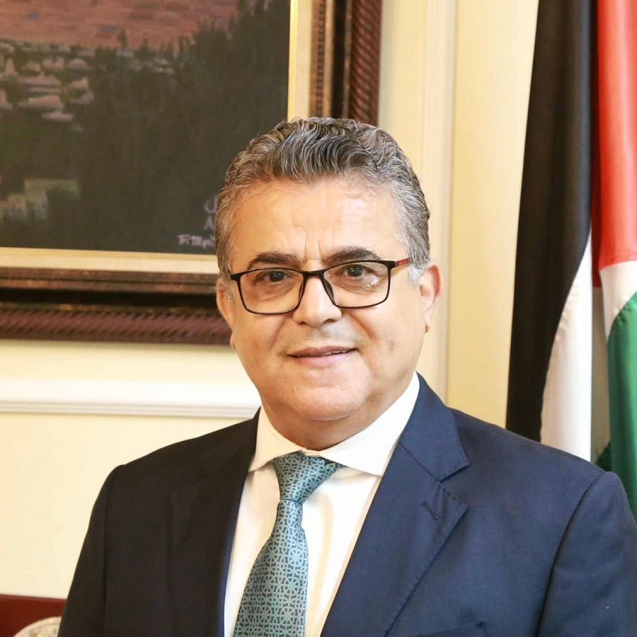 &Ocirc;ng l&agrave; Saadi Salama - Đại sứ đặc mệnh to&agrave;n quyền Nh&agrave; nước Palestine tại Việt Nam, Trưởng Đo&agrave;n ngoại giao tại Việt Nam.