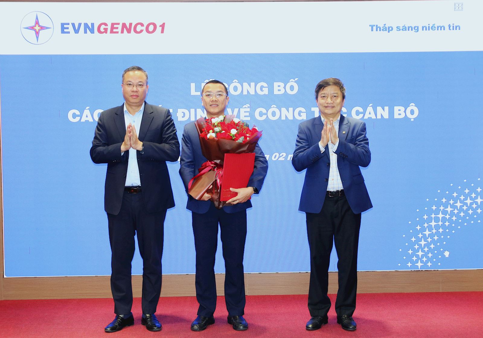 L&atilde;nh đạo EVNGENCO1 trao Quyết định bổ nhiệm Gi&aacute;m đốc C&ocirc;ng ty Nhiệt điện Nghi Sơn cho &ocirc;ng Vũ Trọng Đức