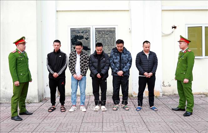 Triệt phá đường dây thuốc lá điện tử liên tỉnh