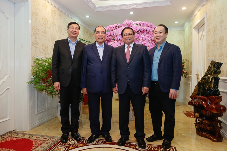 Thủ tướng Ch&iacute;nh phủ Phạm Minh Ch&iacute;nh tới thăm, ch&uacute;c Tết nguy&ecirc;n Tổng B&iacute; thư N&ocirc;ng Đức Mạnh - Ảnh: VGP/Nhật Bắc