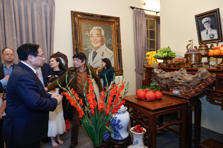 Thủ tướng Phạm Minh Ch&iacute;nh d&acirc;ng hương cố Thủ tướng Ch&iacute;nh phủ Phạm Văn Đồng - Ảnh: VGP/Nhật Bắc