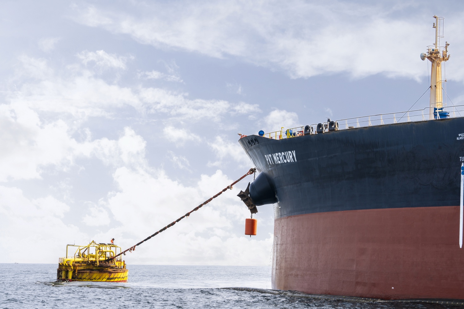 Trong c&aacute;c ng&agrave;y nghỉ Tết, BSR vẫn đảm bảo c&aacute;c hoạt động vận h&agrave;nh an to&agrave;n, chủ động để nhập nguy&ecirc;n liệu, giữ vững hoạt động sản xuất của NMLD Dung Quất ổn định, hiệu quả