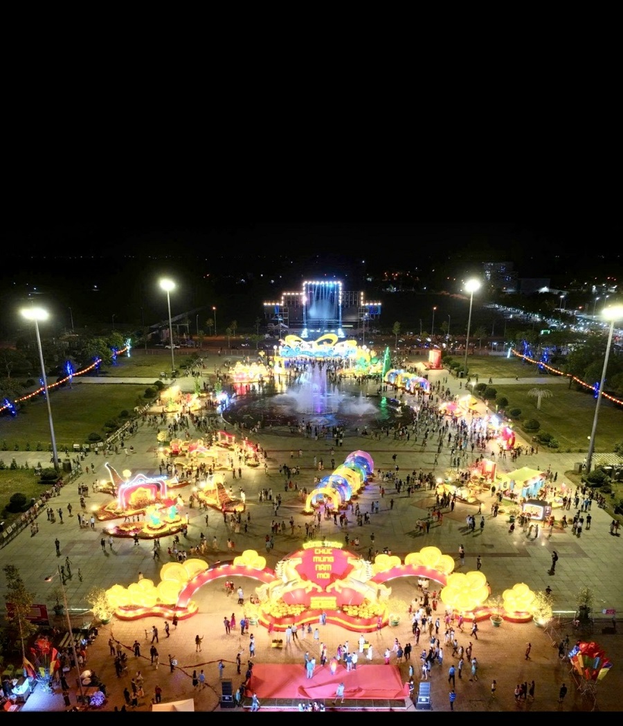 Không gian xuân kết nối truyền thống và hiện đại Không gian xuân kết nối truyền thống và hiện đại