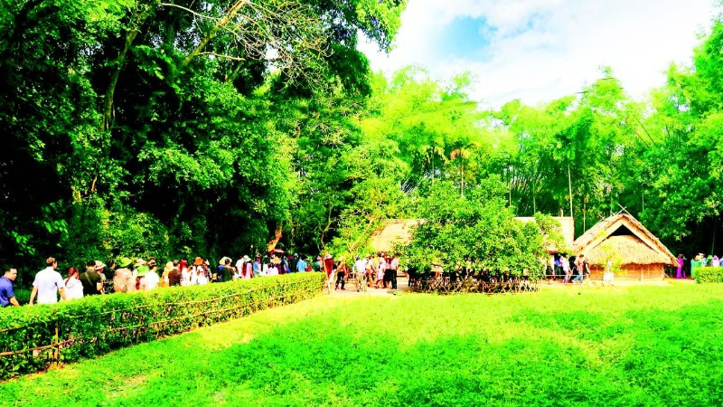 Hành trình về cội nguồn và khát vọng vươn lên