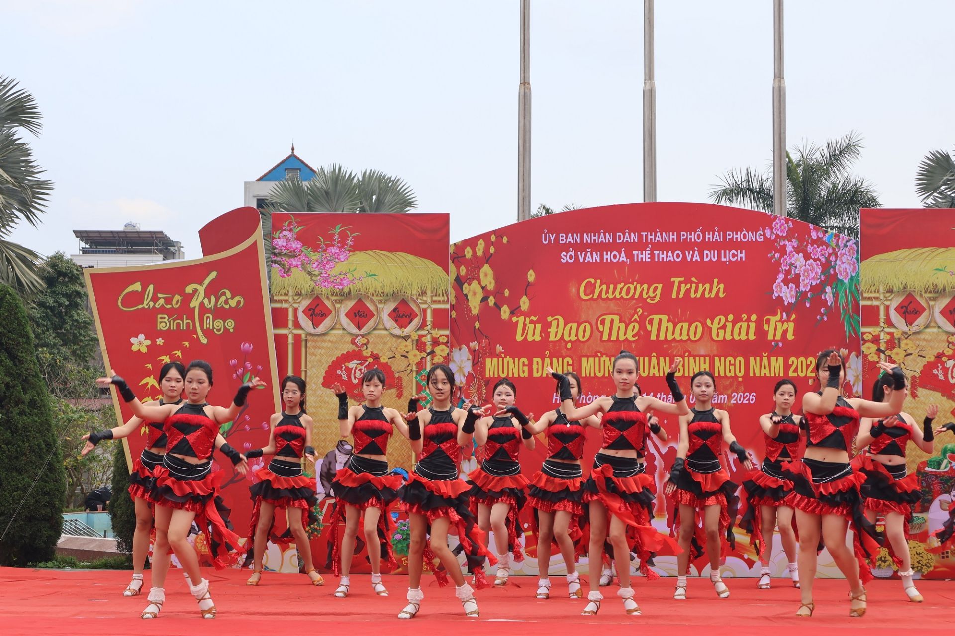 Tiết mục biểu diễn tại chương tr&igrave;nh.