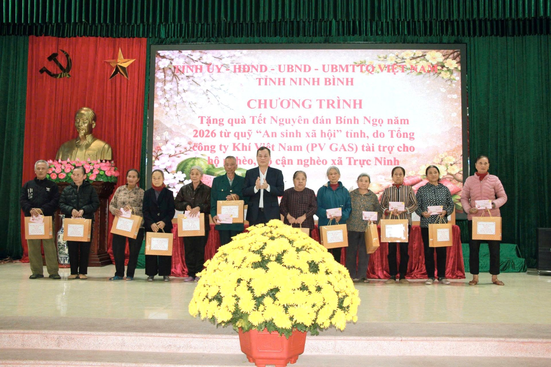 Lan tỏa yêu thương, chăm lo Tết cho người dân khó khăn xã Trực Ninh, Ninh Bình