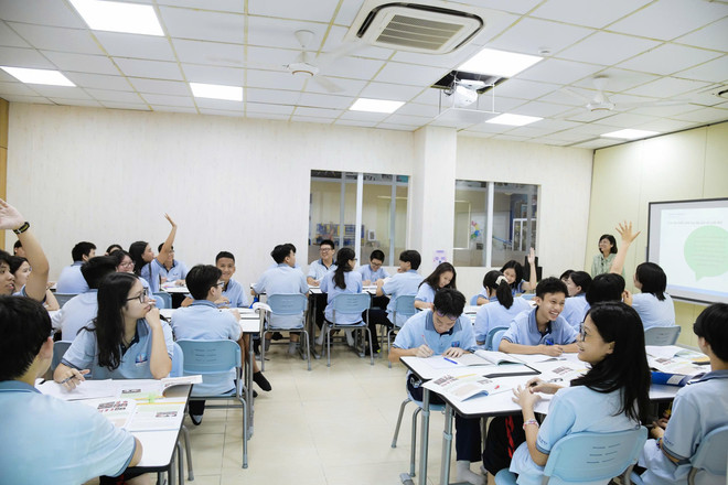 Nghị quyết 71-NQ/TW khẳng định &ldquo;gi&aacute;o dục l&agrave; quốc s&aacute;ch h&agrave;ng đầu, quyết định tương lai d&acirc;n tộc. (Ảnh: PV/Vietnam+)