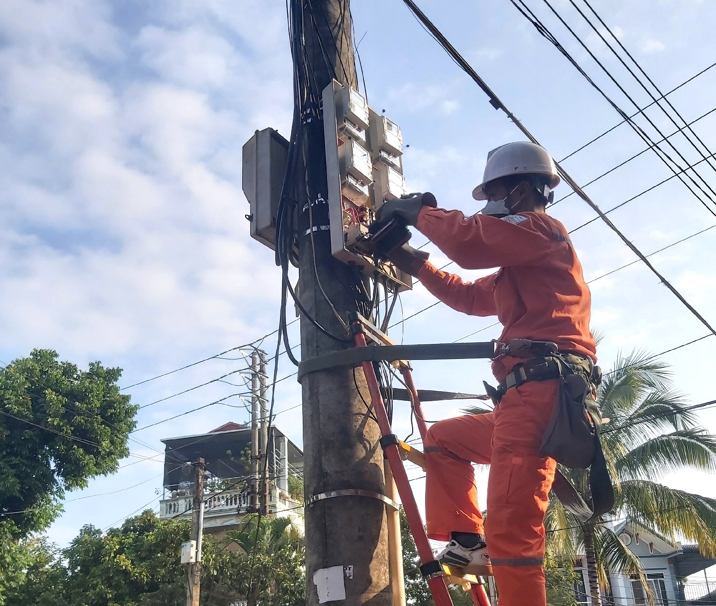 Điện lực Điện Biên triển khai nhiều giải pháp đảm bảo cấp điện dịp Tết Bính Ngọ 2026