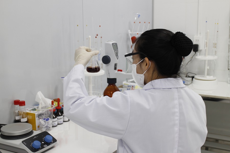 Quy tr&igrave;nh kiểm tra chất lượng nước mắm theo ti&ecirc;u chuẩn xuất khẩu sang Mỹ