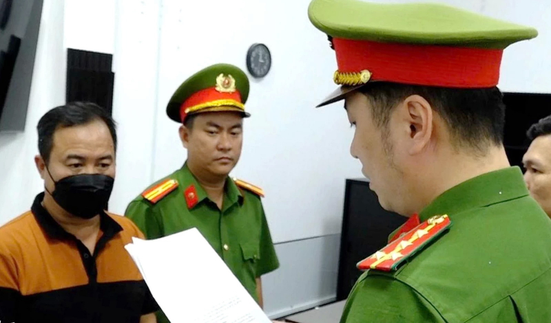 Khánh Hòa: Khởi tố lãnh đạo doanh nghiệp sản xuất tinh dầu giả nhãn hiệu nước ngoài