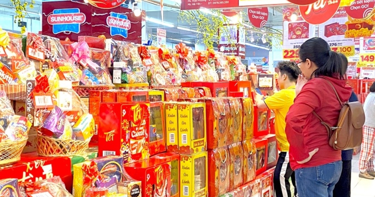 Thị trường 28 Tết sôi động, sức mua tăng mạnh