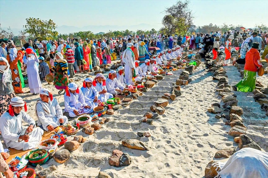Nghi lễ tảo mộ l&agrave; một trong những nghi lễ đầu ti&ecirc;n của chuỗi Lễ hội Ramưwa của đồng b&agrave;o Chăm B&agrave;ni tỉnh L&acirc;m Đồng