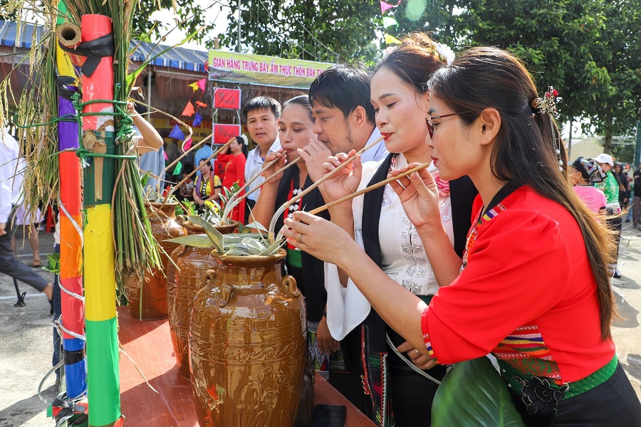 Sắc xuân rực rỡ trong lễ hội truyền thống của đồng bào dân tộc thiểu số Lâm Đồng