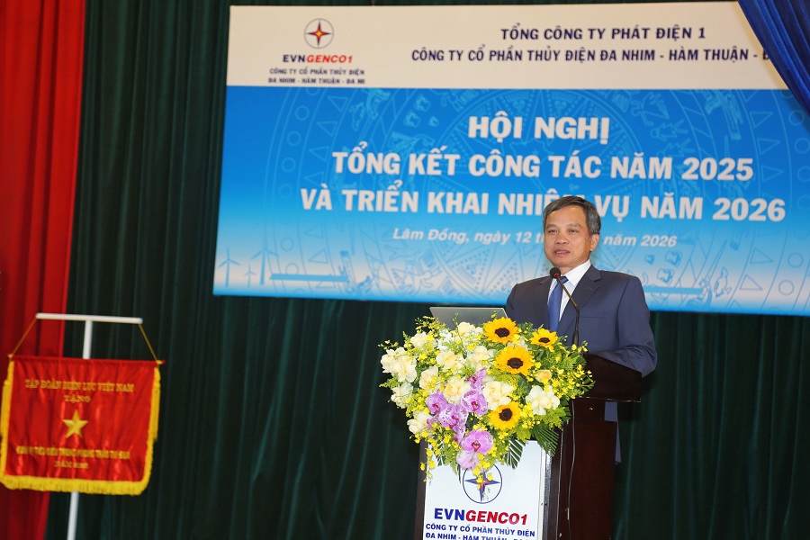 Đ/c Lê Văn Quang - Bí thư Đảng ủy, Chủ tịch Hội đồng quản trị phát biểu: Đ/c Lê Văn Quang - Bí thư Đảng ủy, Chủ tịch Hội đồng quản trị phát biểu: