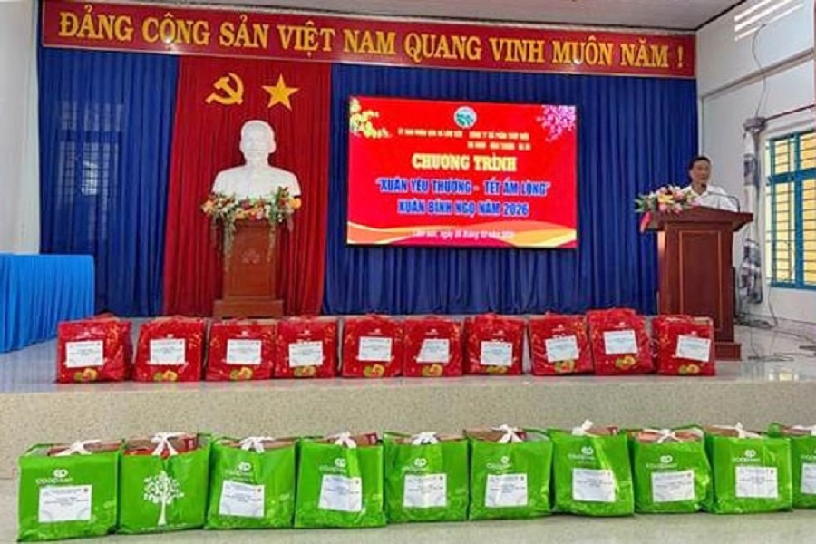 Trao quà Tết trên địa bàn xã Lâm Sơn thuộc tỉnh Khánh Hòa Trao quà Tết trên địa bàn xã Lâm Sơn thuộc tỉnh Khánh Hòa