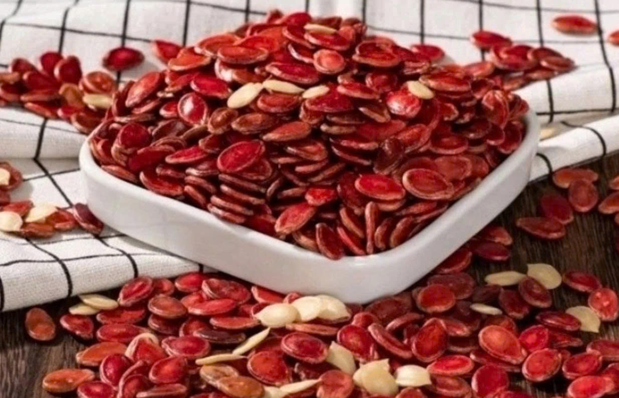 Loại hạt đỏ quen thuộc dịp Tết, tốt cho tim mạch và trí não