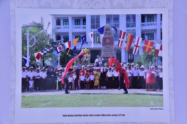 Một ảnh trưng b&agrave;y tại triển l&atilde;m