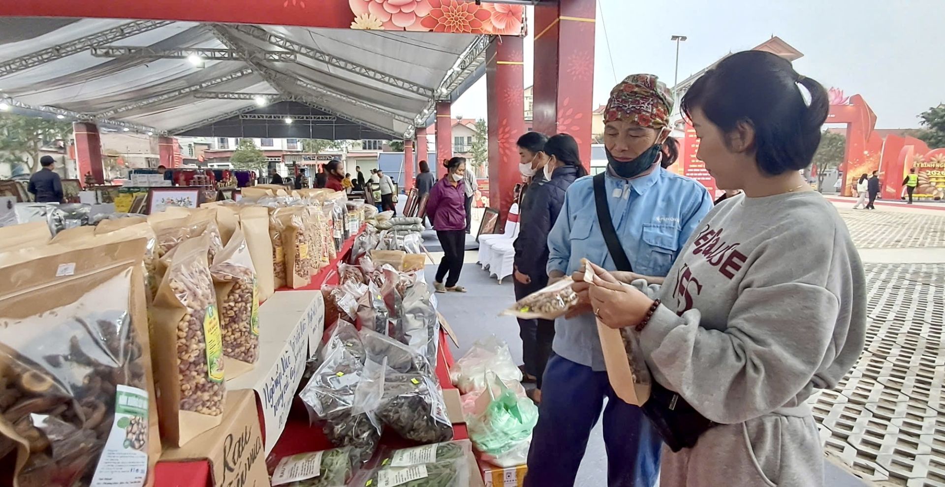 Hàng Việt phủ kín nông thôn, khu công nghiệp dịp Tết Bính Ngọ 2026