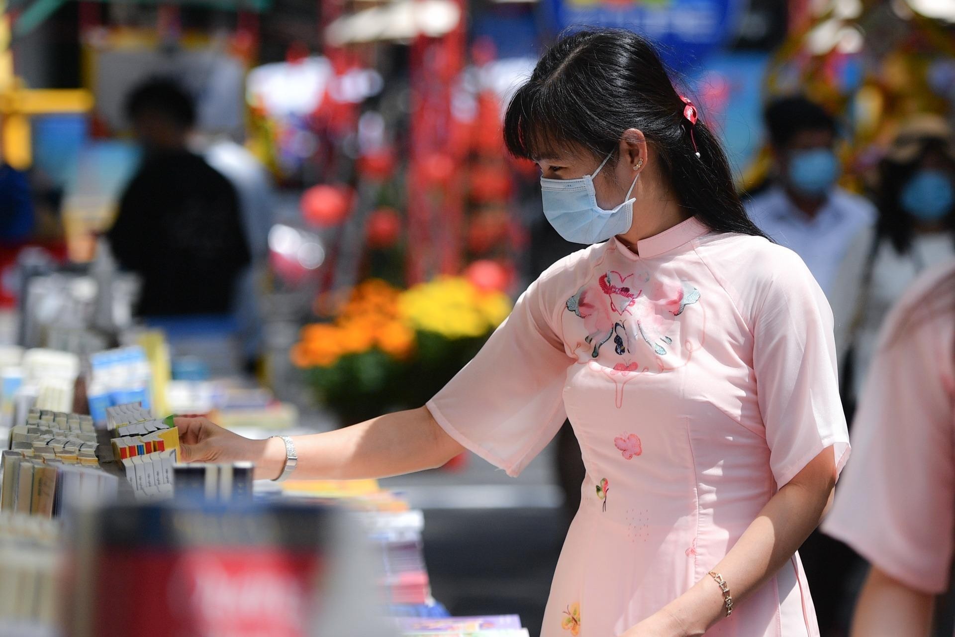 Lễ hội Đường sách Tết 2021-2022 diễn ra trong bối cảnh dịch Covid-19 phức tạp Lễ hội Đường sách Tết 2021-2022 diễn ra trong bối cảnh dịch Covid-19 phức tạp