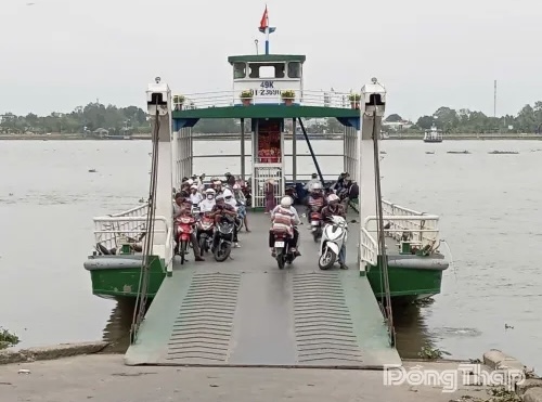 C&aacute;c bến đ&ograve; ngang s&ocirc;ng tr&ecirc;n địa b&agrave;n tỉnh Đồng Th&aacute;p sẵn s&agrave;ng đ&aacute;p ứng nhu cầu đi lại vui xu&acirc;n, đ&oacute;n tết của người d&acirc;n.