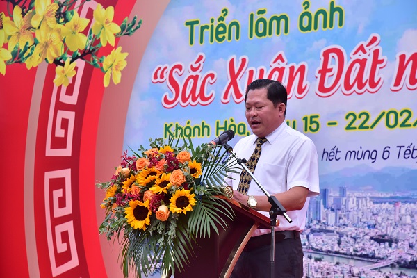 &Ocirc;ng Nguyễn Văn Việt- Gi&aacute;m đốc Trung t&acirc;m văn h&oacute;a - Sở VHTTDL ph&aacute;t biểu khai mạc