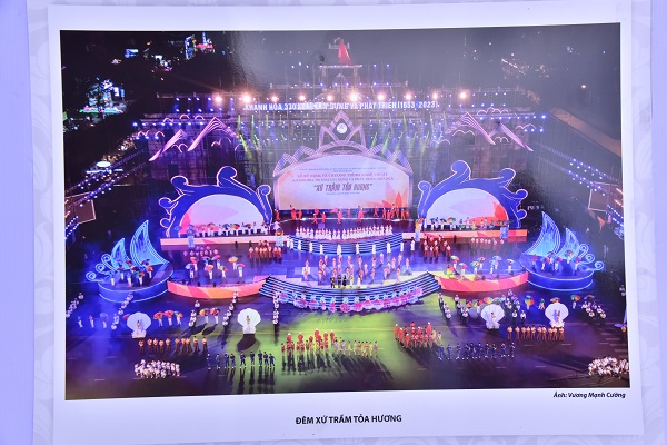 Một ảnh trưng b&agrave;y tại triển l&atilde;m