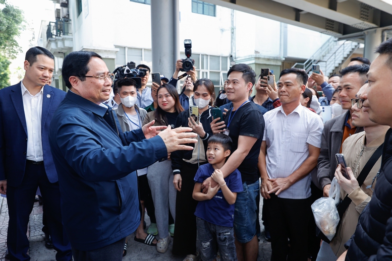 Thủ tướng Phạm Minh Ch&iacute;nh thăm, ch&uacute;c Tết tại Bệnh viện Việt Đức - Ảnh: VGP/Nhật Bắc