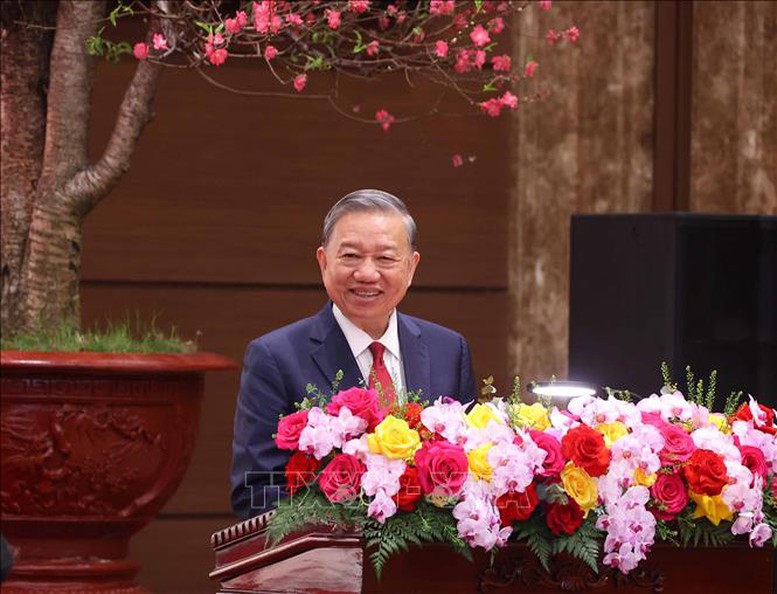 Tổng B&iacute; thư T&ocirc; L&acirc;m ph&aacute;t biểu ch&uacute;c Tết Đảng bộ, ch&iacute;nh quyền v&agrave; nh&acirc;n d&acirc;n H&agrave; Nội - Ảnh: TTXVN