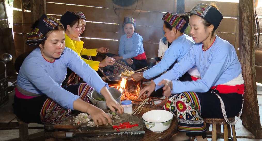 Ẩm thực Tết người Thái xứ Thanh: Đậm đà và thiêng liêng