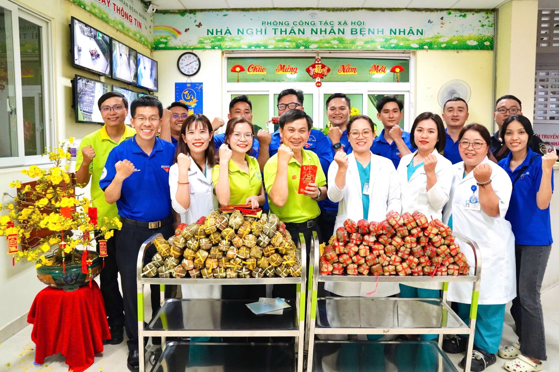 Hải quan khu vực II: Thăm, tặng quà cho bệnh nhân tại Bệnh viện Chợ Rẫy