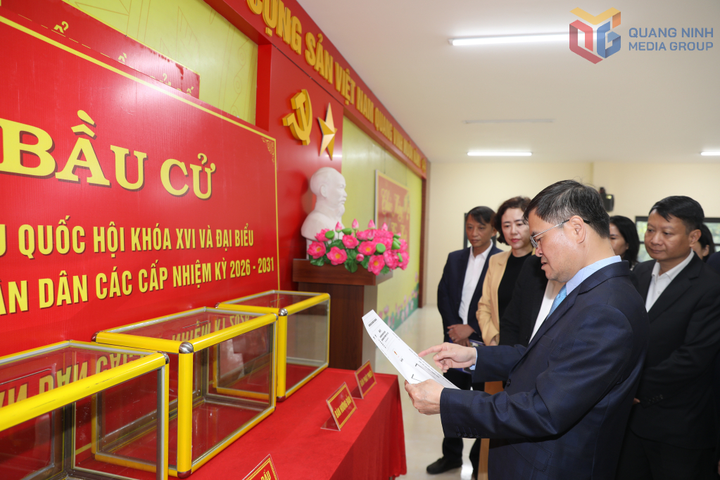 Chủ tịch UBND tỉnh Quảng Ninh thăm, động viên, kiểm tra tại một số địa phương