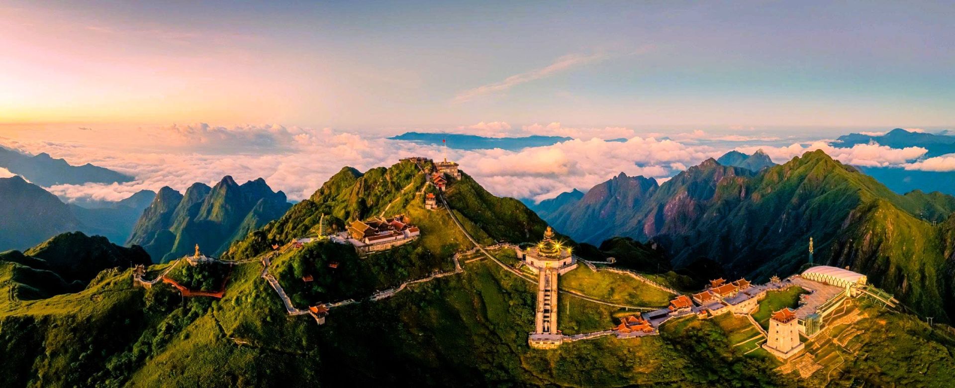 Hạ tầng du lịch hiện đại được đầu tư đồng bộ, tạo nền tảng để L&agrave;o Cai ph&aacute;t triển du lịch chất lượng cao, bền vững