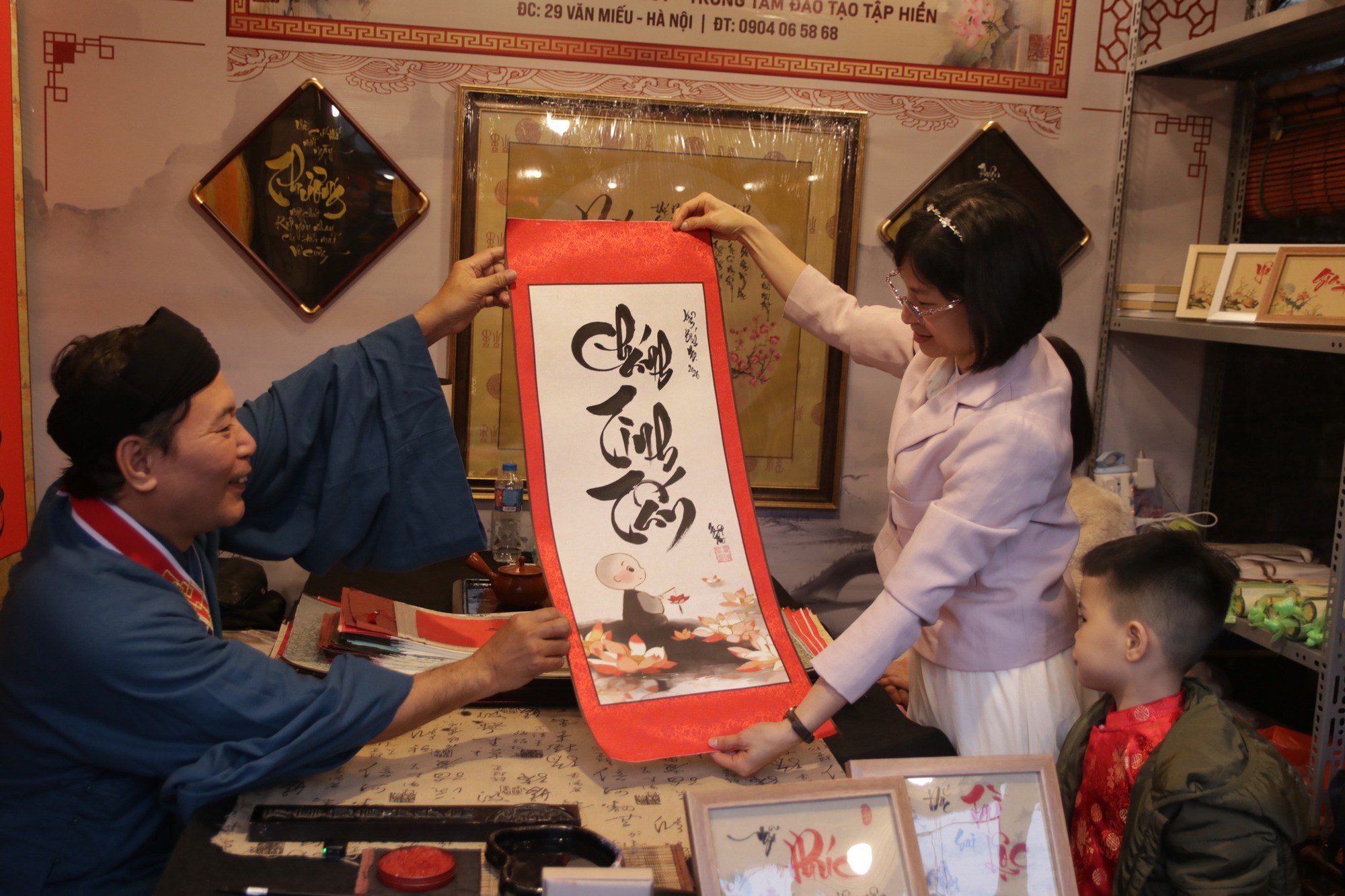 Hội chữ Xuân 2026: Khi “Quốc học” thắp sáng không gian Văn Miếu