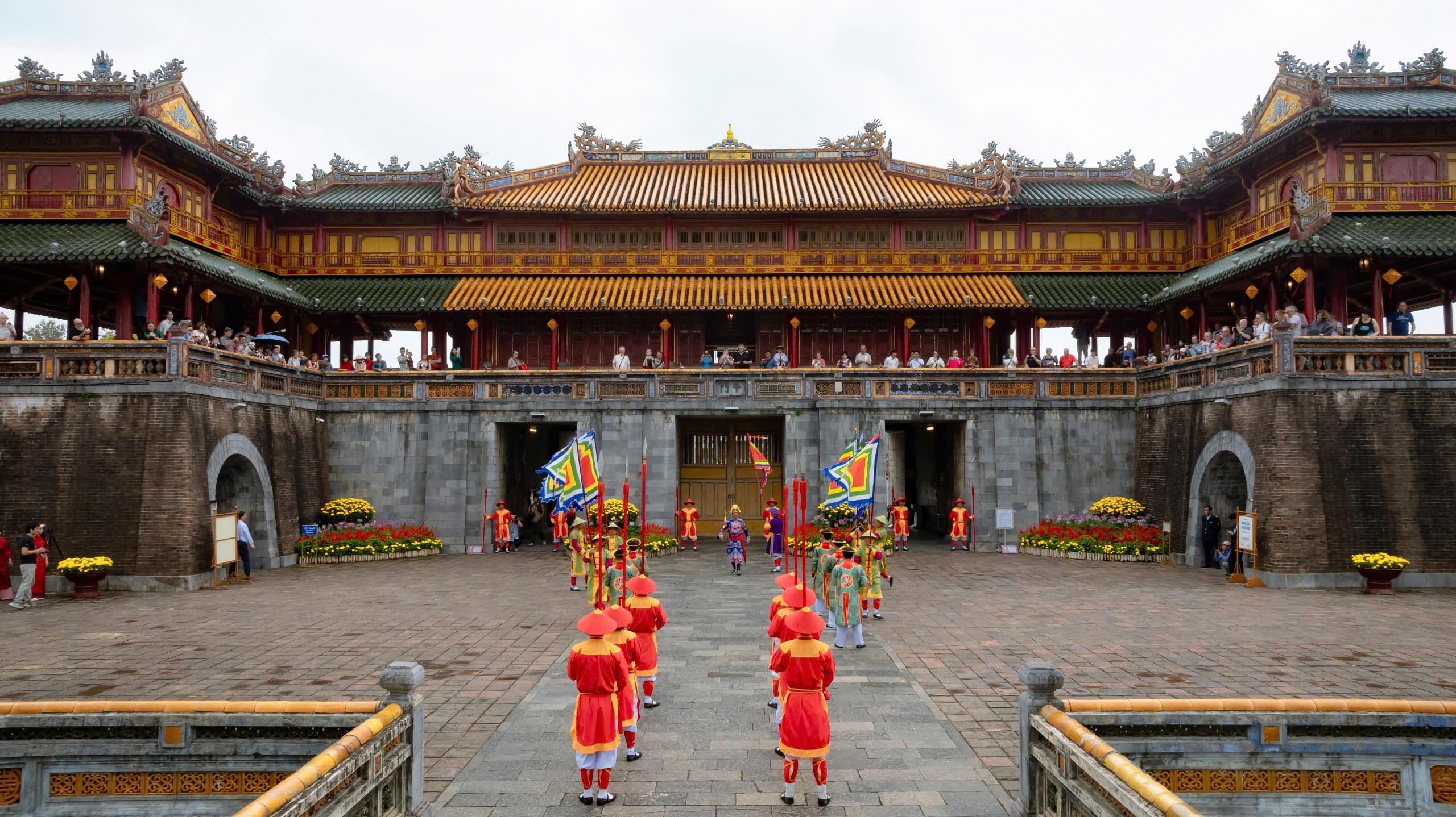 Du khách nô nức tham quan miễn phí di sản Huế trong ngày đầu năm Bính Ngọ 2026