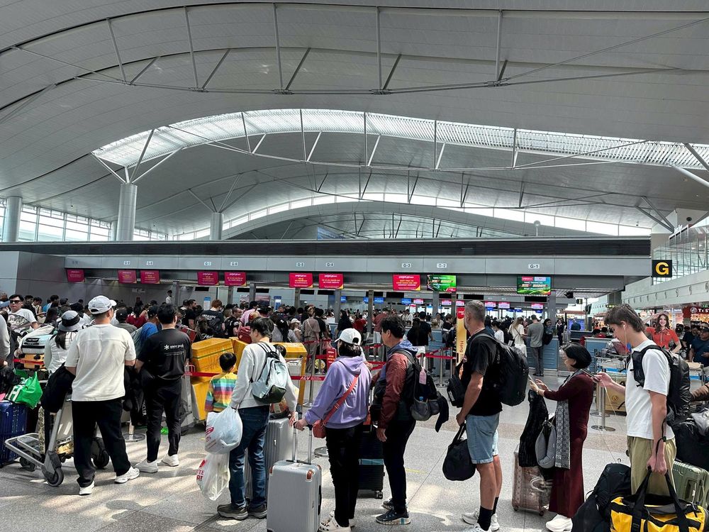 Ng&agrave;y m&ugrave;ng 2 Tết B&iacute;nh Ngọ, s&acirc;n bay T&acirc;n Sơn Nhất dự kiến phục vụ 906 chuyến, với 142.993 h&agrave;nh kh&aacute;ch.