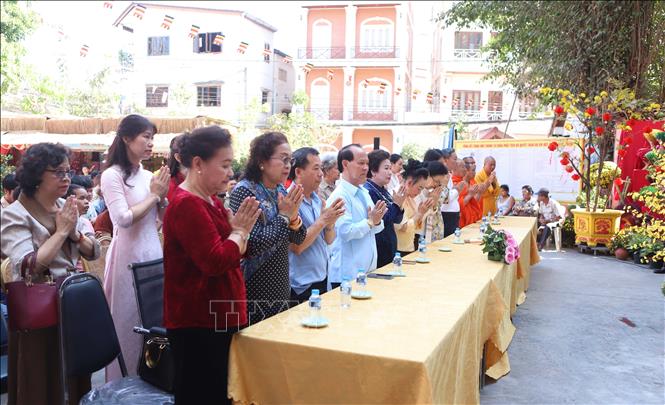 C&aacute;c đại biểu tham dự sự kiện cử h&agrave;nh Phật Lễ. Ảnh: Xu&acirc;n T&uacute;/PV TTXVN tại L&agrave;o