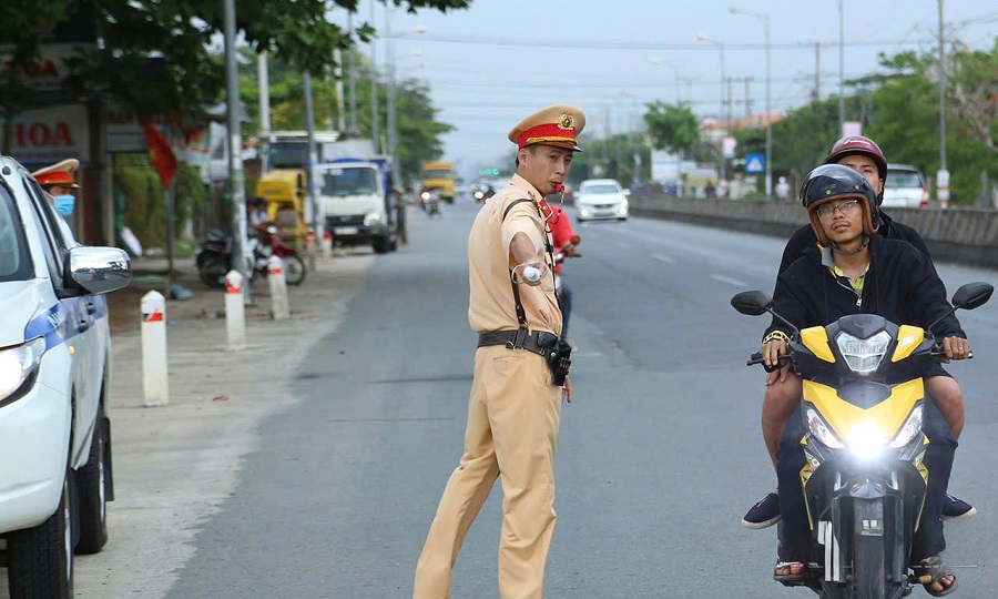 Đồng Tháp tăng cường kiểm soát giao thông, xử lý hơn 1.000 trường hợp vi phạm trong 5 ngày Tết Đồng Tháp tăng cường kiểm soát giao thông, xử lý hơn 1.000 trường hợp vi phạm trong 5 ngày Tết