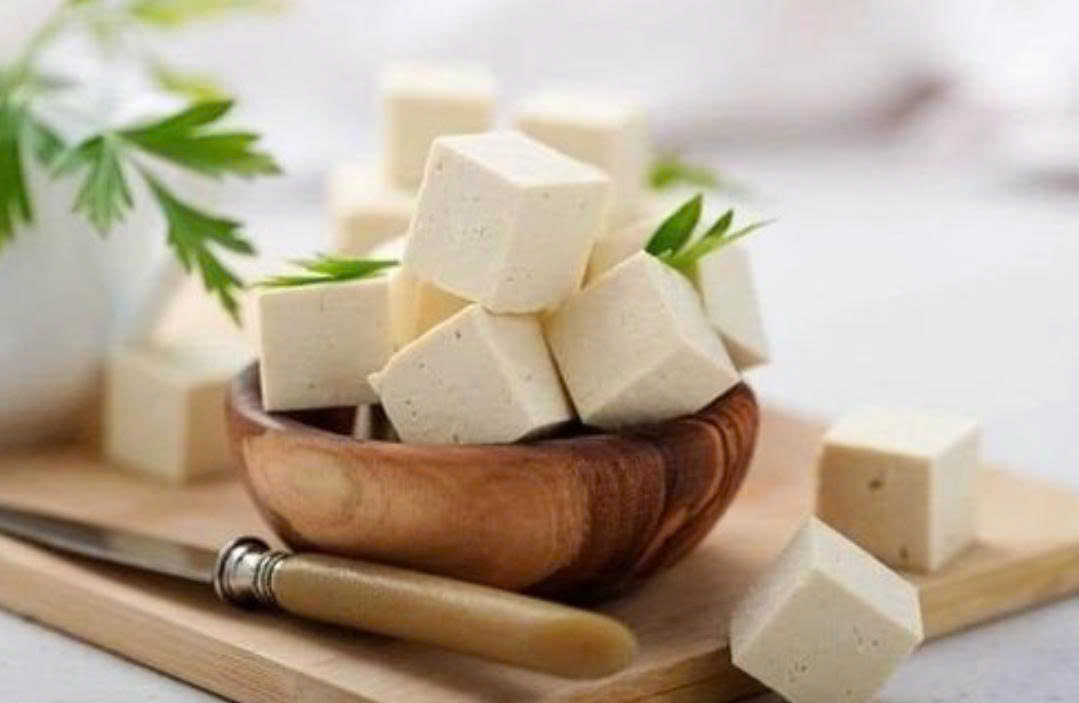 Đậu phụ gi&aacute; rẻ b&egrave;o lại tốt cho sức khỏe.