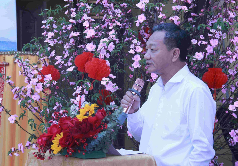 Đại sứ Nguyễn Minh Tâm phát biểu tại buổi trao quà từ thiện. Đại sứ Nguyễn Minh Tâm phát biểu tại buổi trao quà từ thiện.