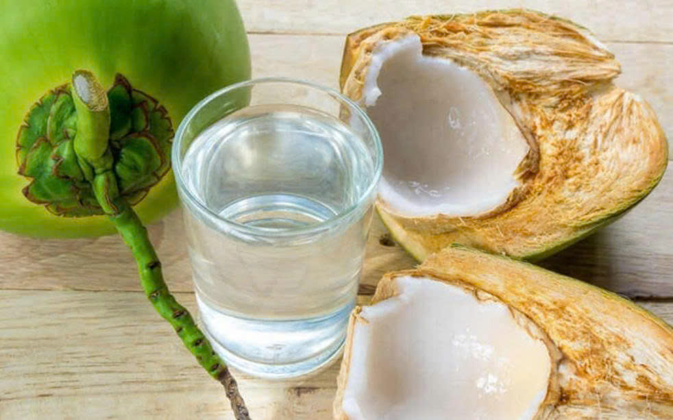 Nước dừa c&oacute; thể đem lại loạt lợi &iacute;ch sức khỏe đ&aacute;ng kinh ngạc.