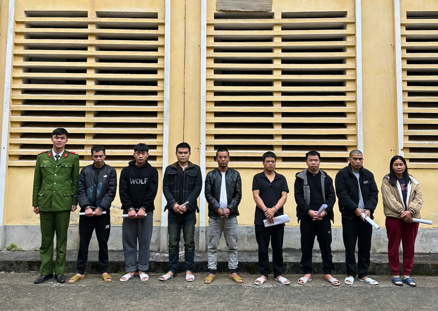 Lạng Sơn: Khởi tố 8 đối tượng vận chuyển trái phép hơn 1 tấn xúc xích qua biên giới