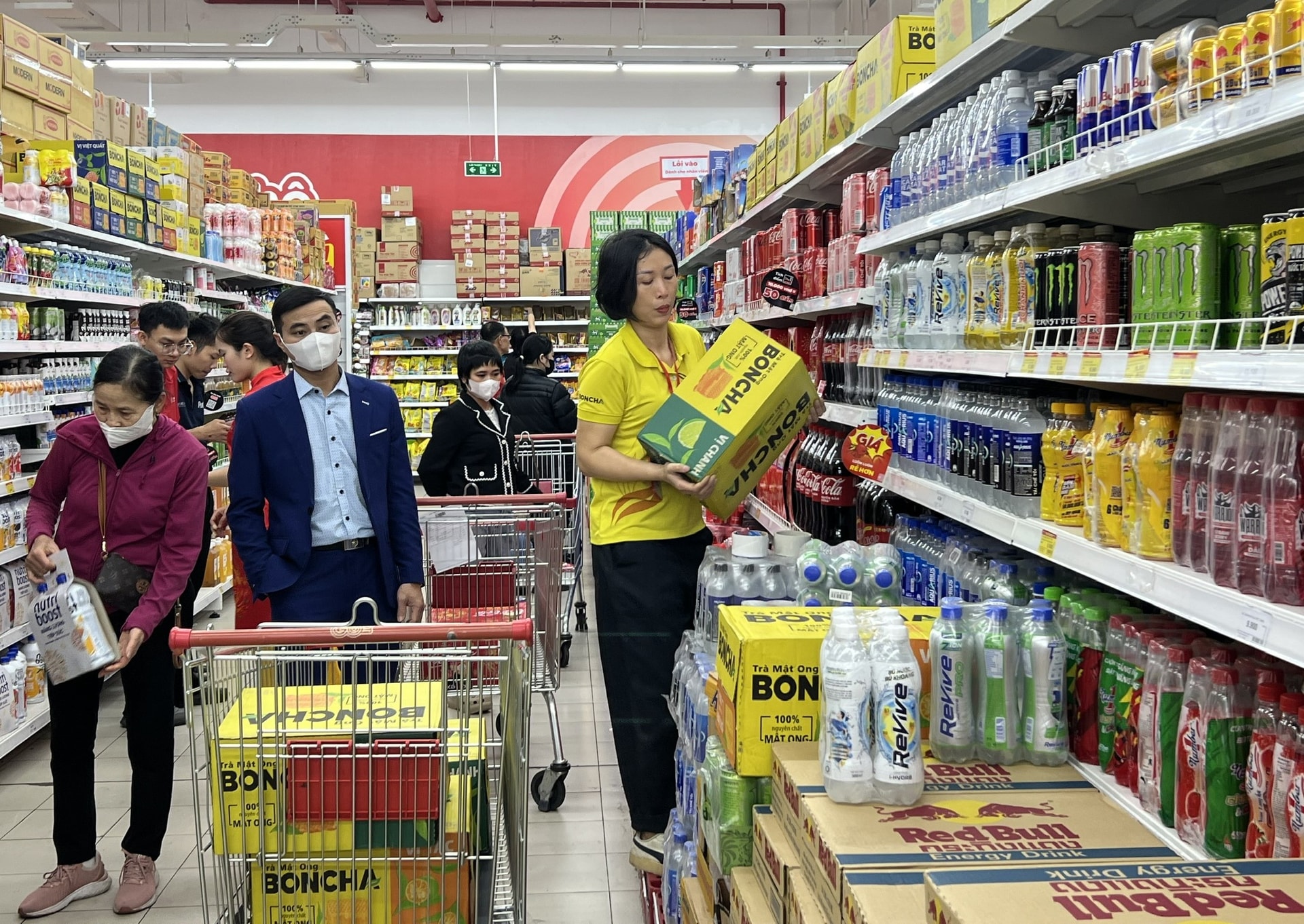 Hà Nội: Các siêu thị đồng loạt mở cửa hoạt động trong ngày mùng 5 Tết