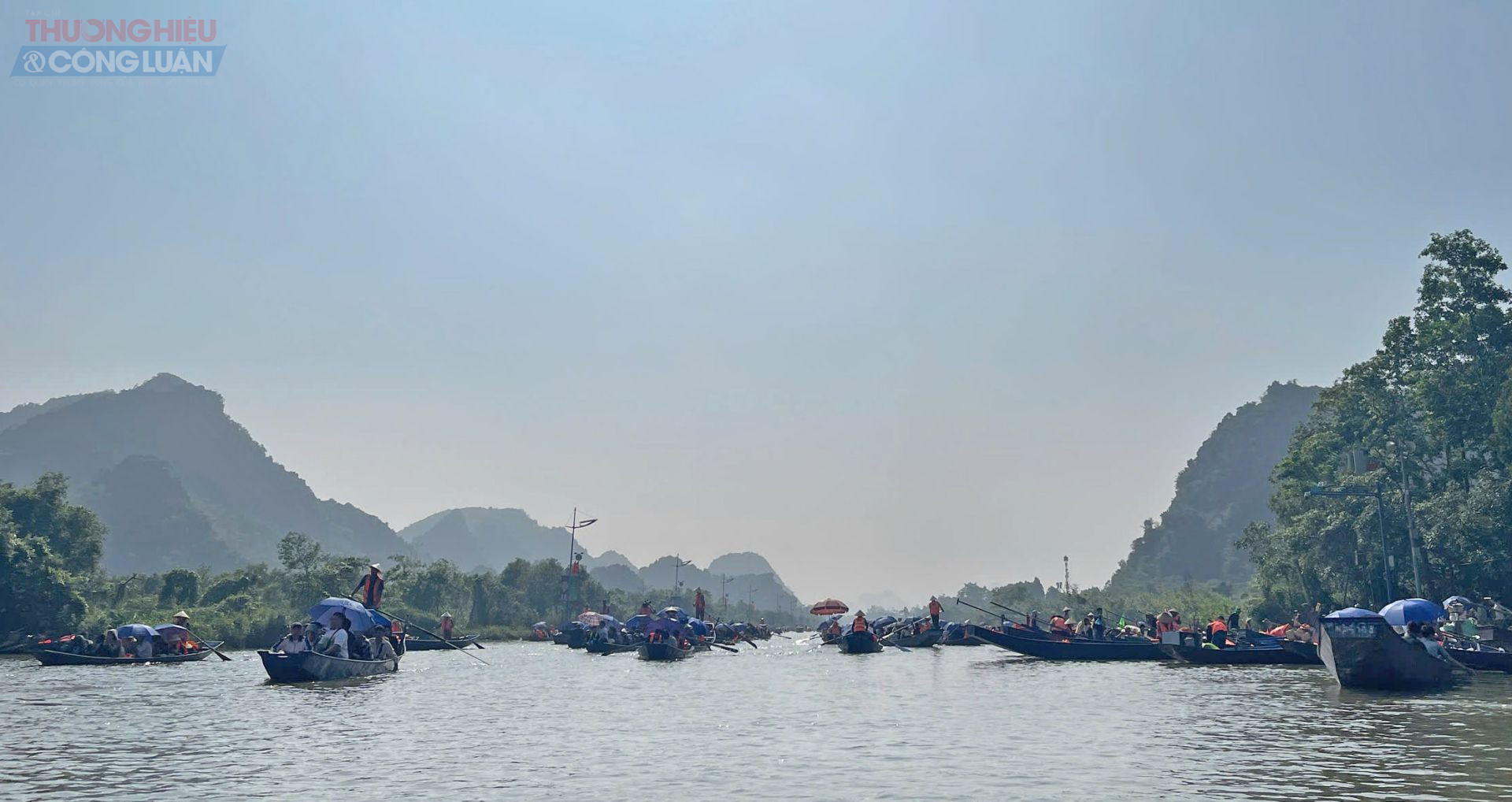 Tổ chức, đón lượng khách tăng mạnh ngay đầu mùa Lễ hội Chùa Hương