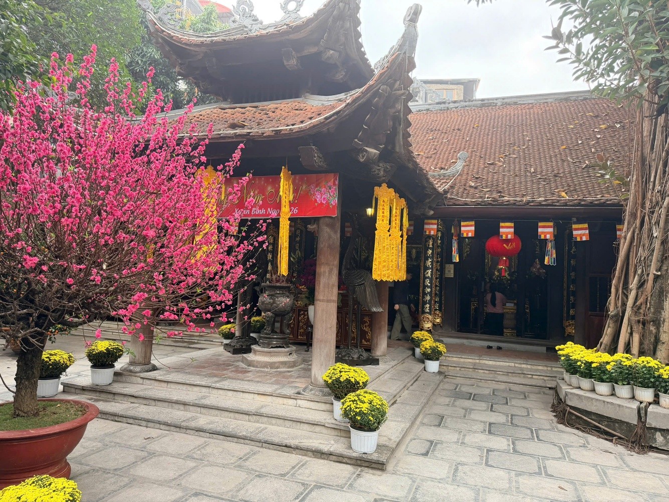 Di tích phường Cầu Giấy rực rỡ sắc xuân, đón Nhân dân du Xuân Bính Ngọ 2026