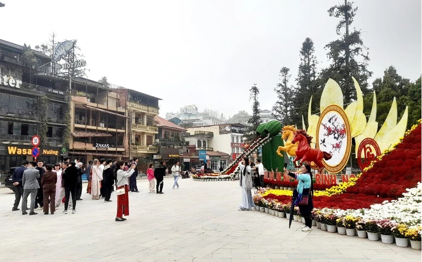 Lào Cai đón gần 780.000 lượt khách du lịch dịp Tết, doanh thu đạt hơn 1.667 tỷ đồng