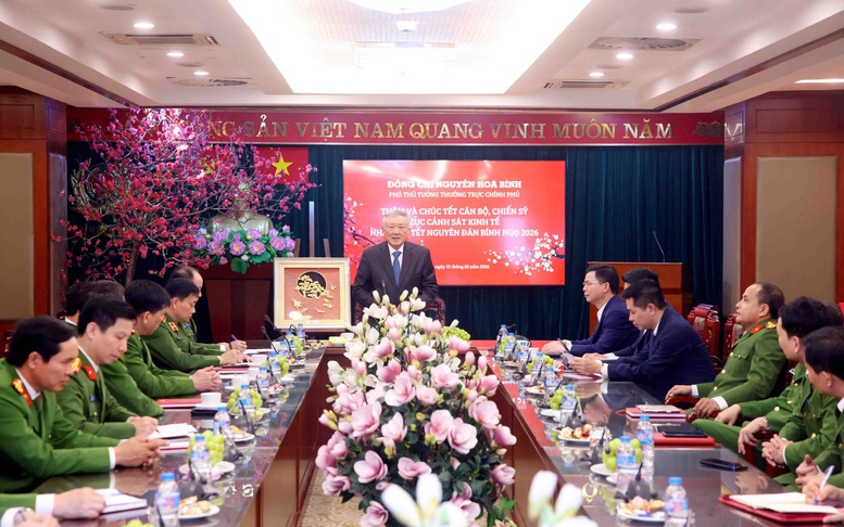 Ph&oacute; Thủ tướng Thường trực Ch&iacute;nh phủ Nguyễn H&ograve;a B&igrave;nh mong muốn C03 kh&ocirc;ng ngừng quan t&acirc;m củng cố, x&acirc;y dựng lực lượng; ph&aacute;t huy truyền thống Anh h&ugrave;ng của đơn vị để tiếp tục nỗ lực phấn đấu, ho&agrave;n th&agrave;nh xuất sắc c&aacute;c nhiệm vụ được giao - Ảnh: VGP/Nguyễn Ho&agrave;ng